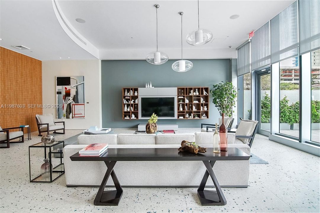 For Sale: $1,149,000 (2 beds, 2 baths, 1311 Square Feet)