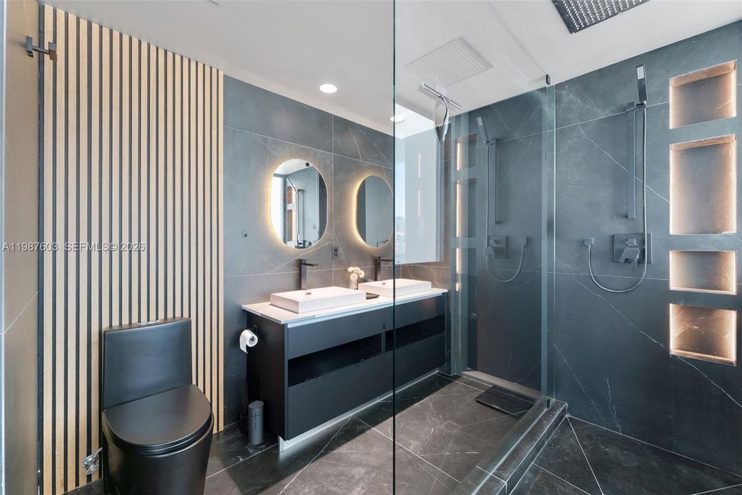 For Sale: $1,149,000 (2 beds, 2 baths, 1311 Square Feet)
