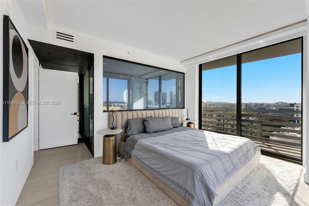 For Sale: $1,149,000 (2 beds, 2 baths, 1311 Square Feet)