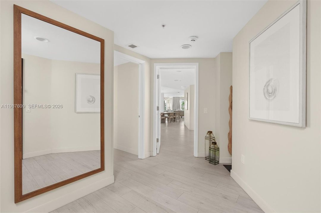 Activo con contrato: $699,900 (3 camas, 3 baños, 2757 Pies cuadrados)