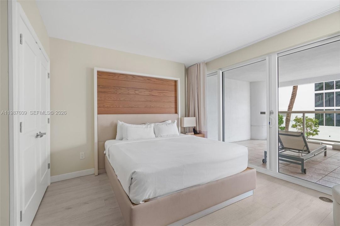 Activo con contrato: $699,900 (3 camas, 3 baños, 2757 Pies cuadrados)
