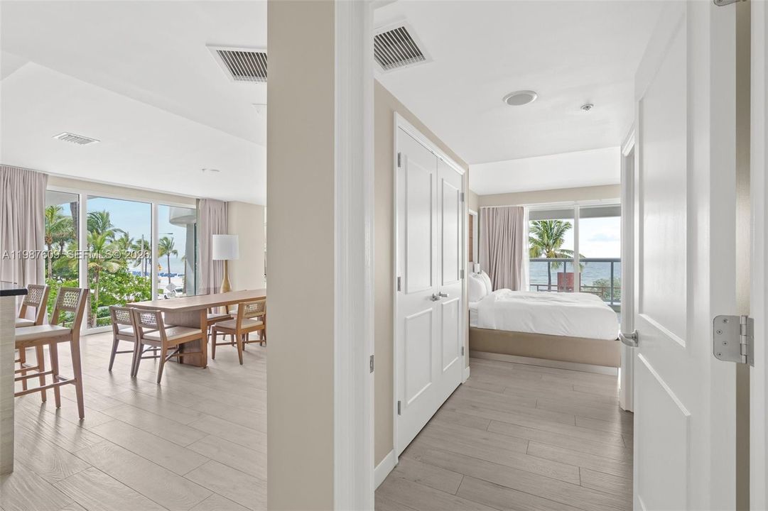 Activo con contrato: $699,900 (3 camas, 3 baños, 2757 Pies cuadrados)