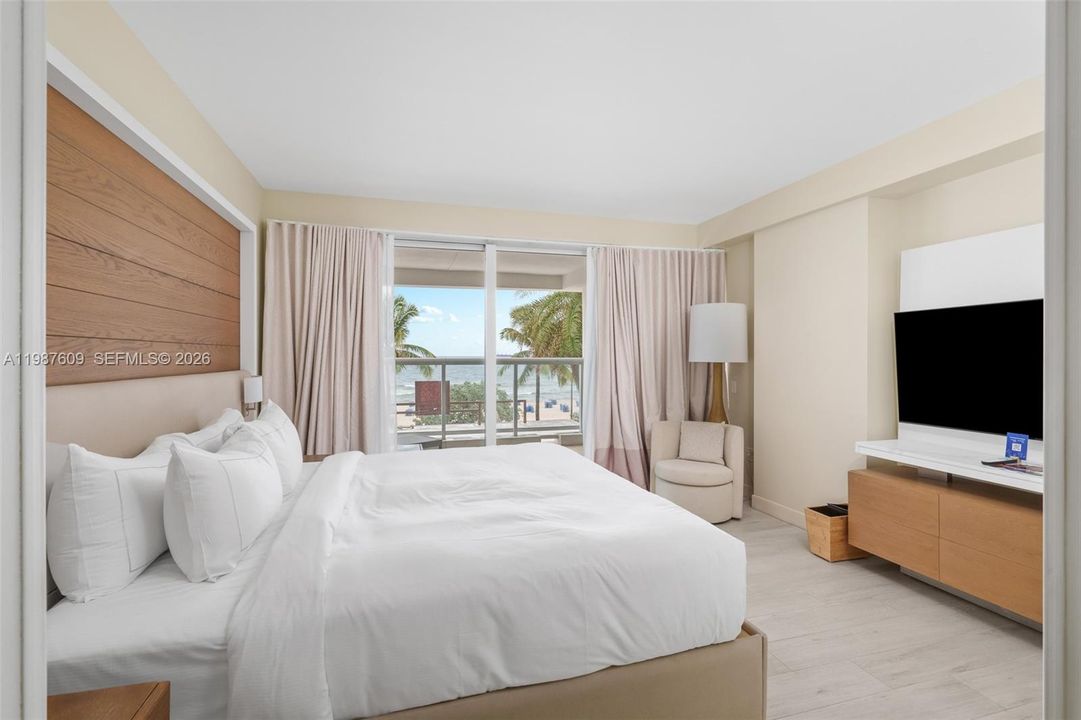 Activo con contrato: $699,900 (3 camas, 3 baños, 2757 Pies cuadrados)