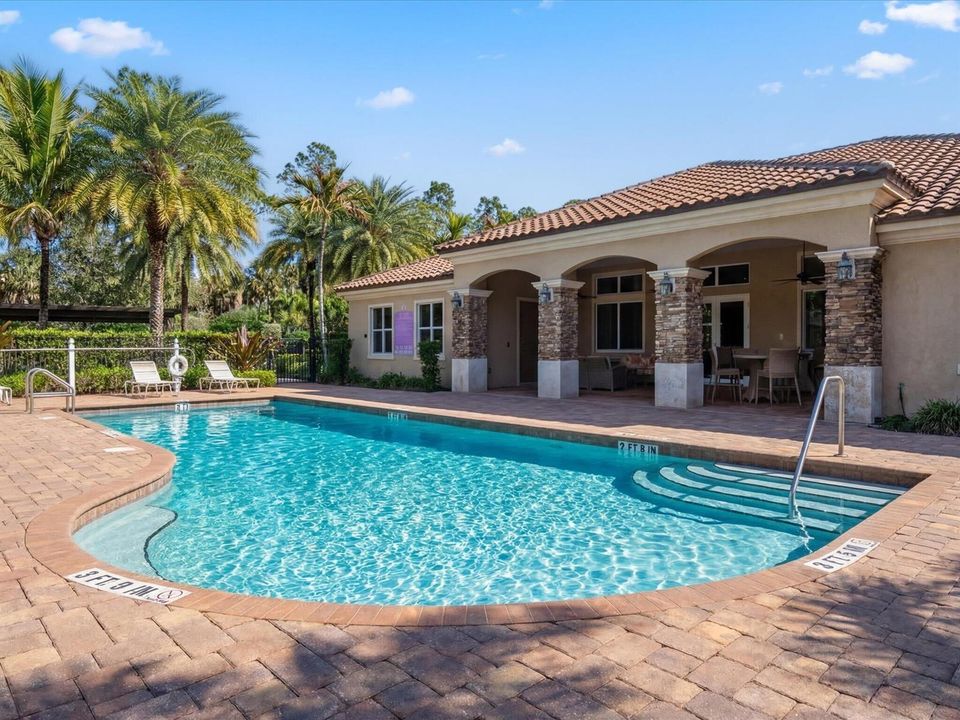 52-15826 Binks Pointe Ter