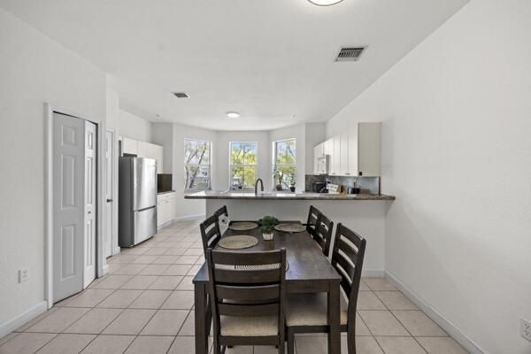 2511 shoma dining