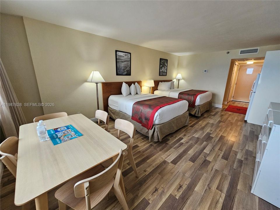 На продажу: $135,000 (0 спален, 1 ванн, 410 Квадратных фут)