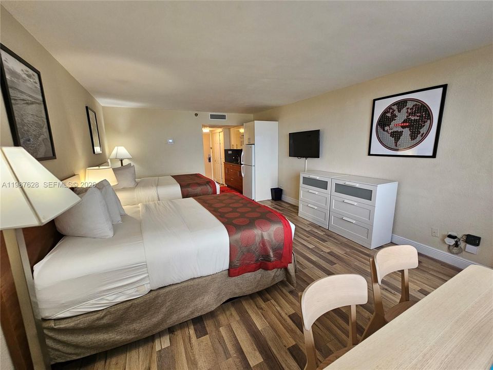 На продажу: $135,000 (0 спален, 1 ванн, 410 Квадратных фут)