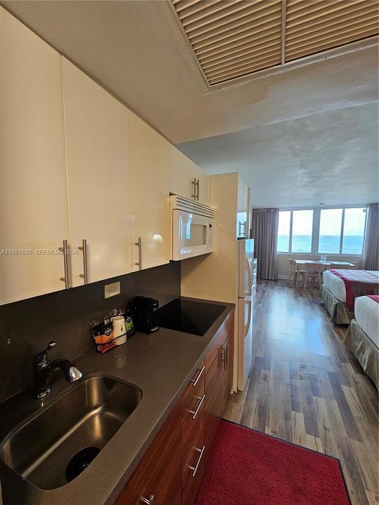 На продажу: $135,000 (0 спален, 1 ванн, 410 Квадратных фут)