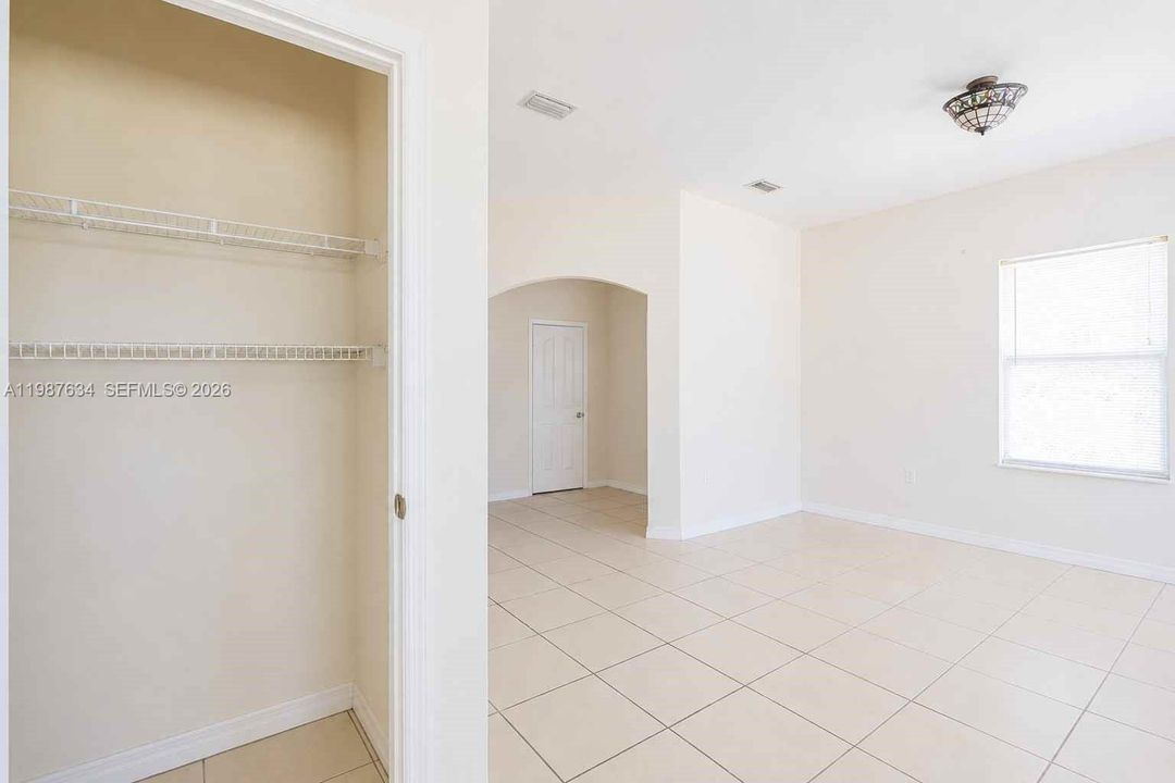 На продажу: $389,900 (3 спален, 2 ванн, 1630 Квадратных фут)