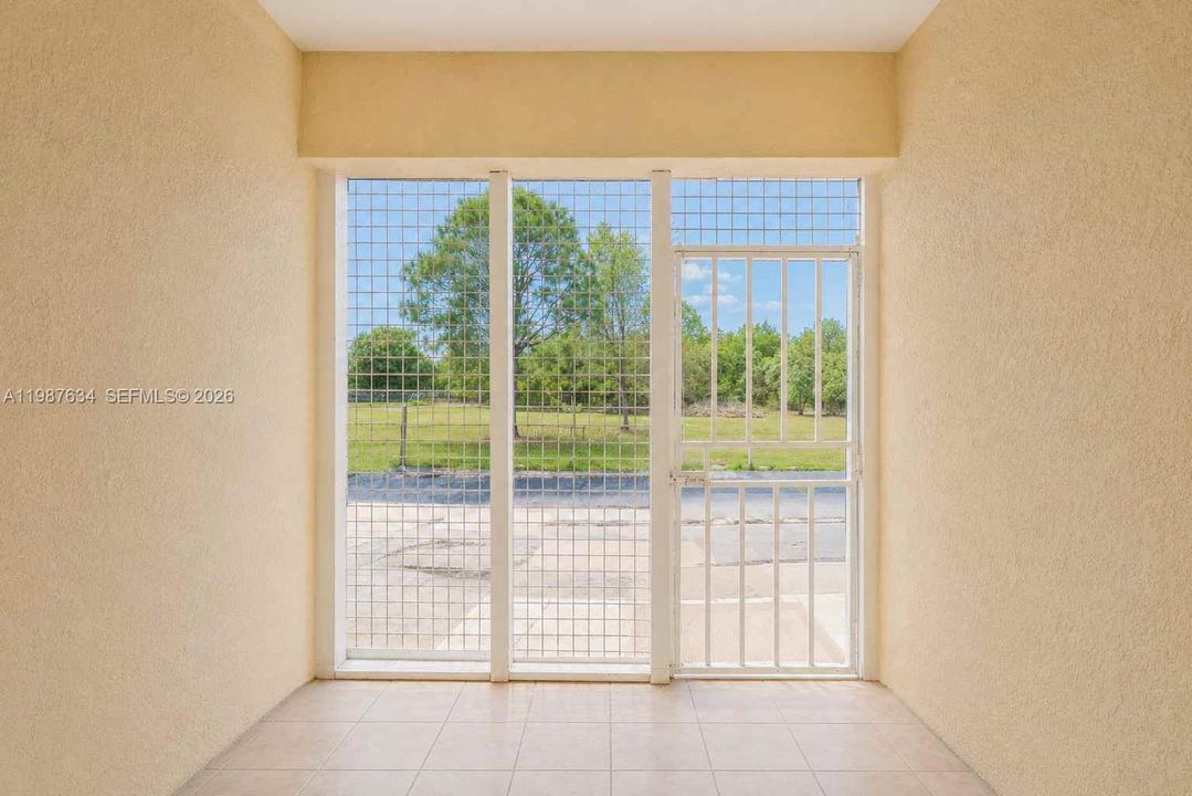 На продажу: $389,900 (3 спален, 2 ванн, 1630 Квадратных фут)