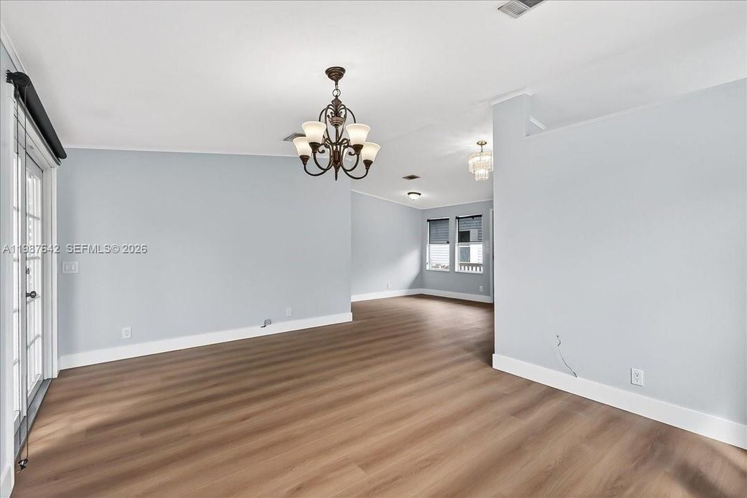 For Sale: $159,000 (2 beds, 2 baths, 1170 Square Feet)