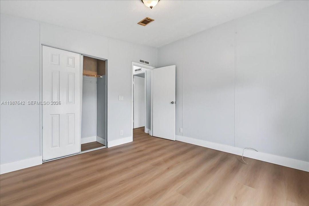 For Sale: $159,000 (2 beds, 2 baths, 1170 Square Feet)