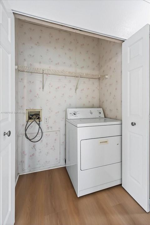 For Sale: $159,000 (2 beds, 2 baths, 1170 Square Feet)