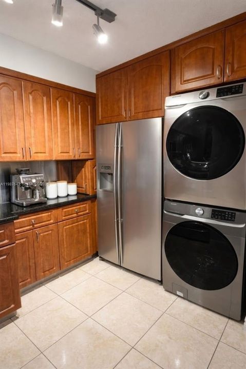 На продажу: $345,000 (3 спален, 2 ванн, 1326 Квадратных фут)