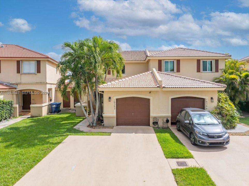 На продажу: $479,000 (2 спален, 2 ванн, 1160 Квадратных фут)