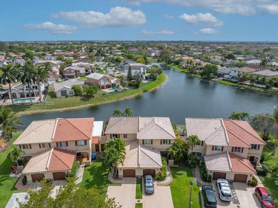 На продажу: $479,000 (2 спален, 2 ванн, 1160 Квадратных фут)