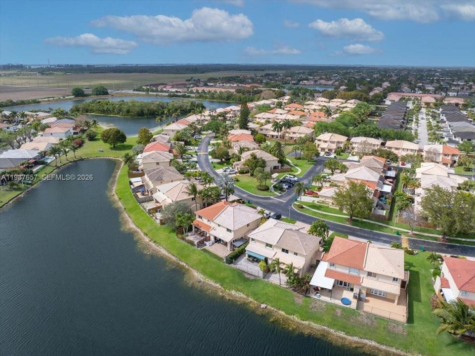 На продажу: $479,000 (2 спален, 2 ванн, 1160 Квадратных фут)