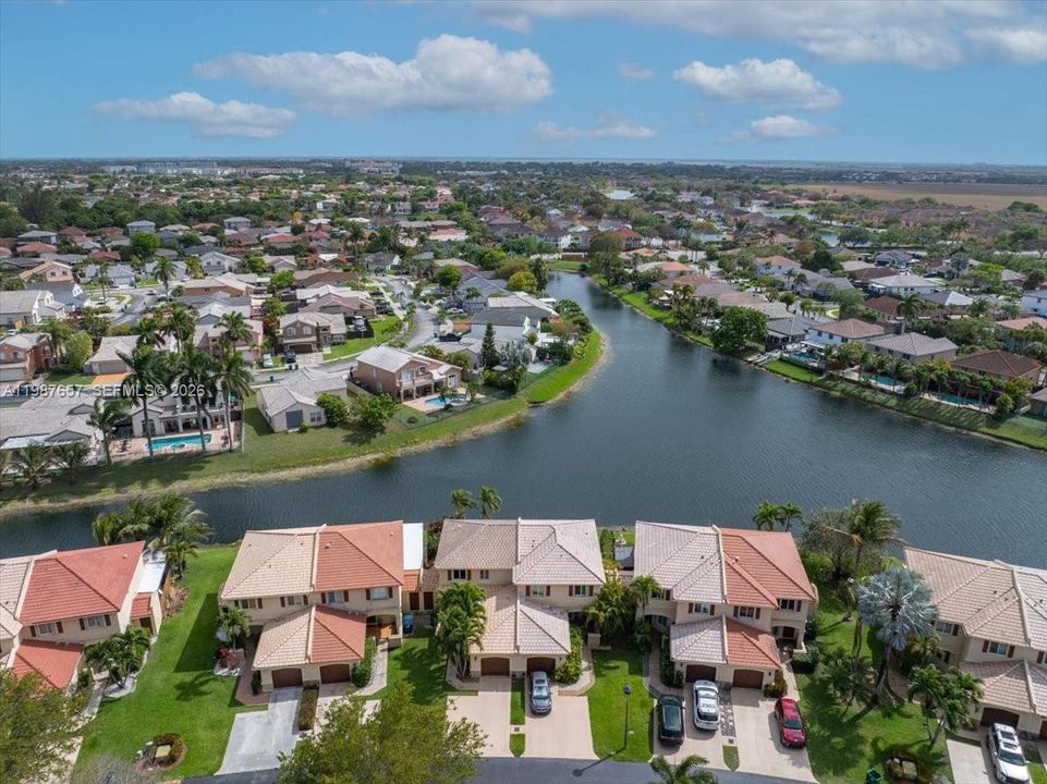 На продажу: $479,000 (2 спален, 2 ванн, 1160 Квадратных фут)