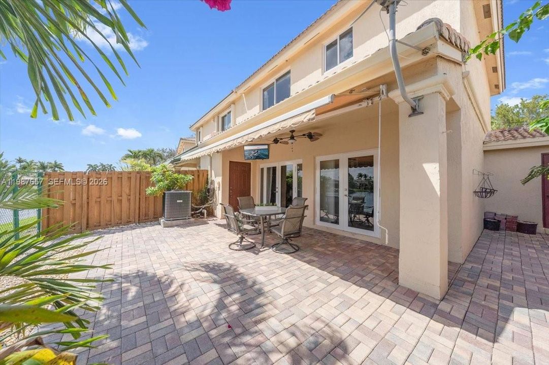 На продажу: $479,000 (2 спален, 2 ванн, 1160 Квадратных фут)