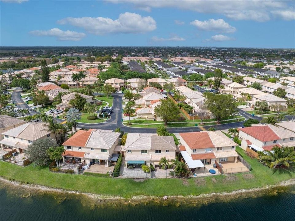 На продажу: $479,000 (2 спален, 2 ванн, 1160 Квадратных фут)