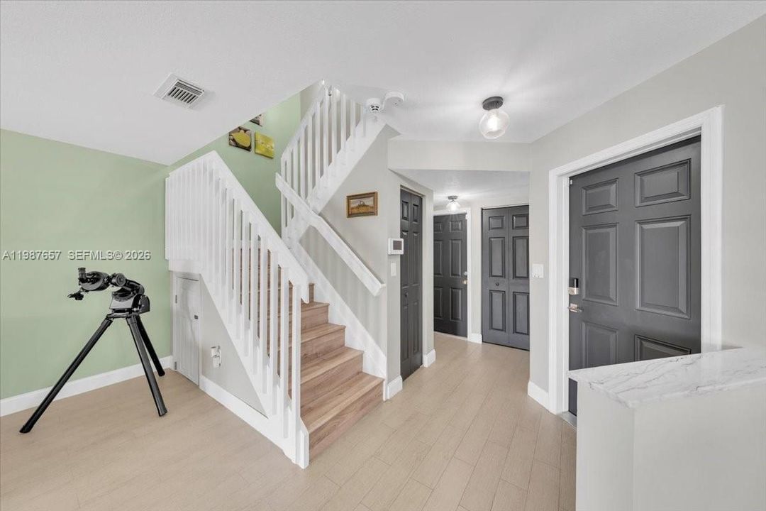 На продажу: $479,000 (2 спален, 2 ванн, 1160 Квадратных фут)