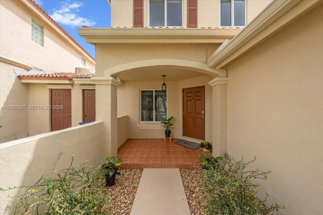 На продажу: $479,000 (2 спален, 2 ванн, 1160 Квадратных фут)