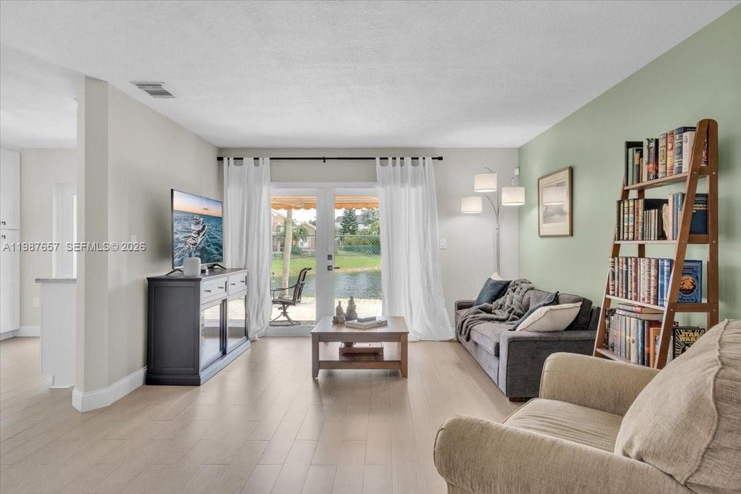 На продажу: $479,000 (2 спален, 2 ванн, 1160 Квадратных фут)