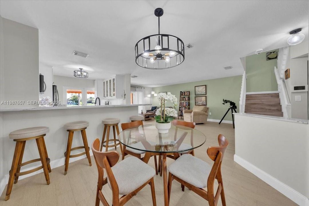 На продажу: $479,000 (2 спален, 2 ванн, 1160 Квадратных фут)