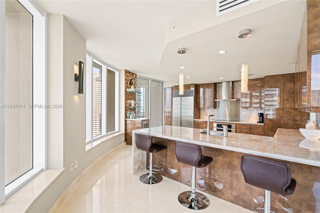 For Sale: $2,695,000 (3 beds, 3 baths, 2591 Square Feet)