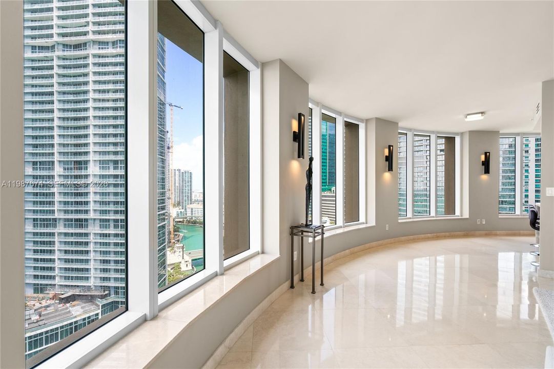 For Sale: $2,695,000 (3 beds, 3 baths, 2591 Square Feet)