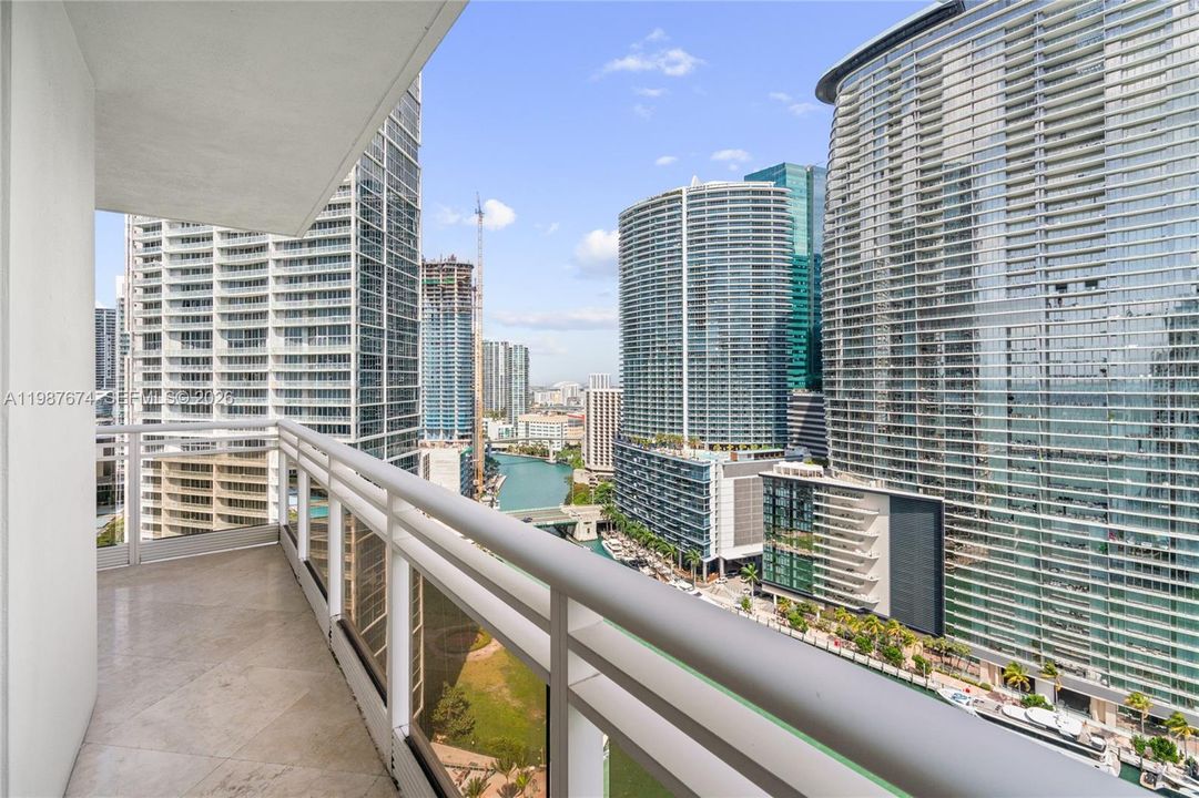 For Sale: $2,695,000 (3 beds, 3 baths, 2591 Square Feet)
