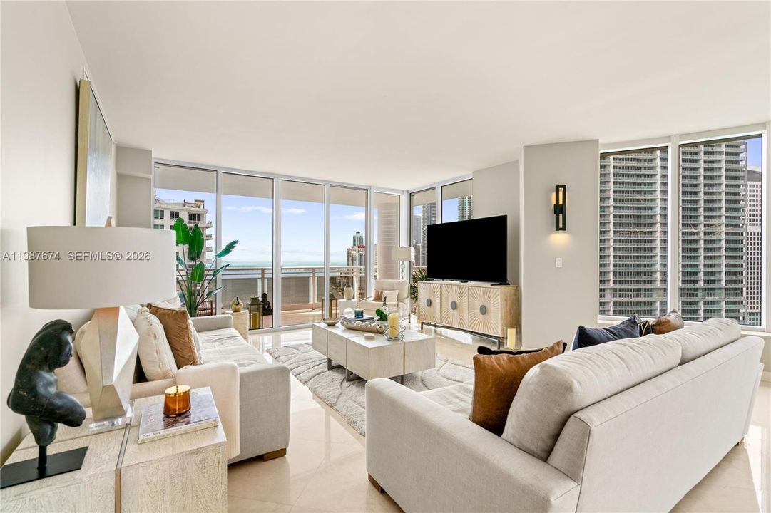 For Sale: $2,695,000 (3 beds, 3 baths, 2591 Square Feet)