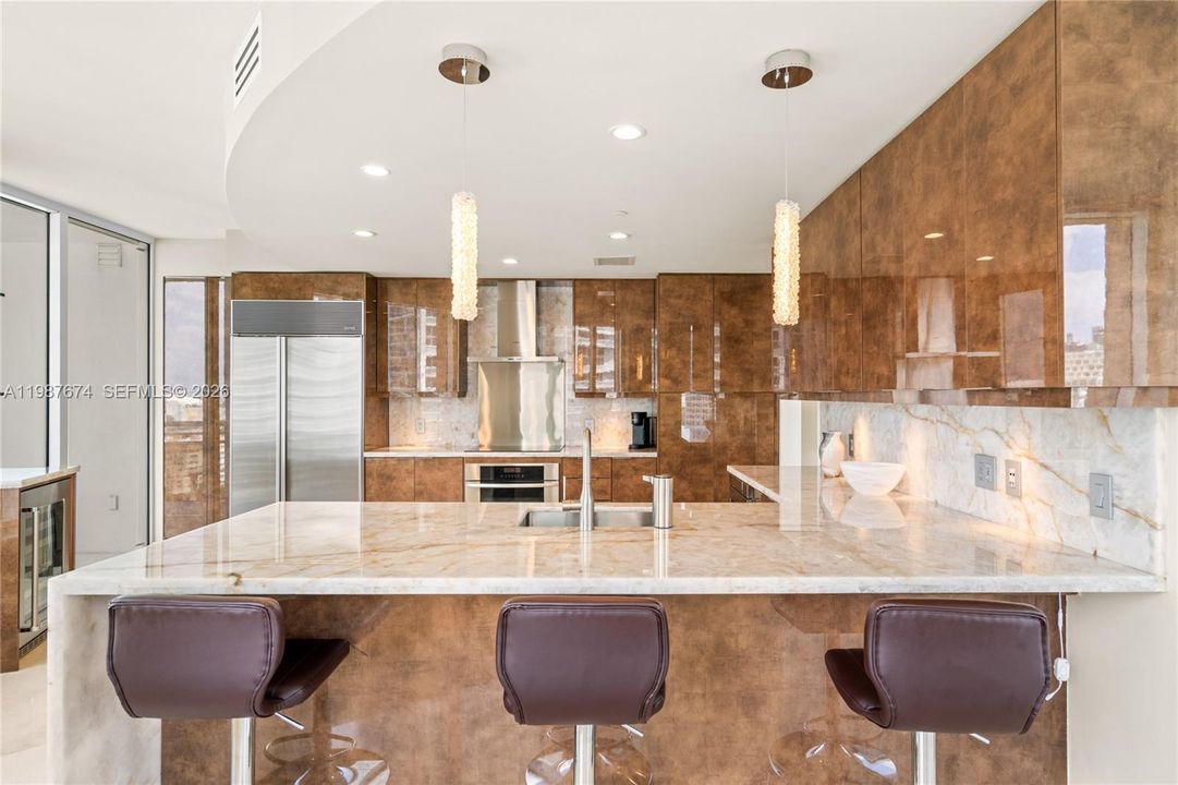 For Sale: $2,695,000 (3 beds, 3 baths, 2591 Square Feet)