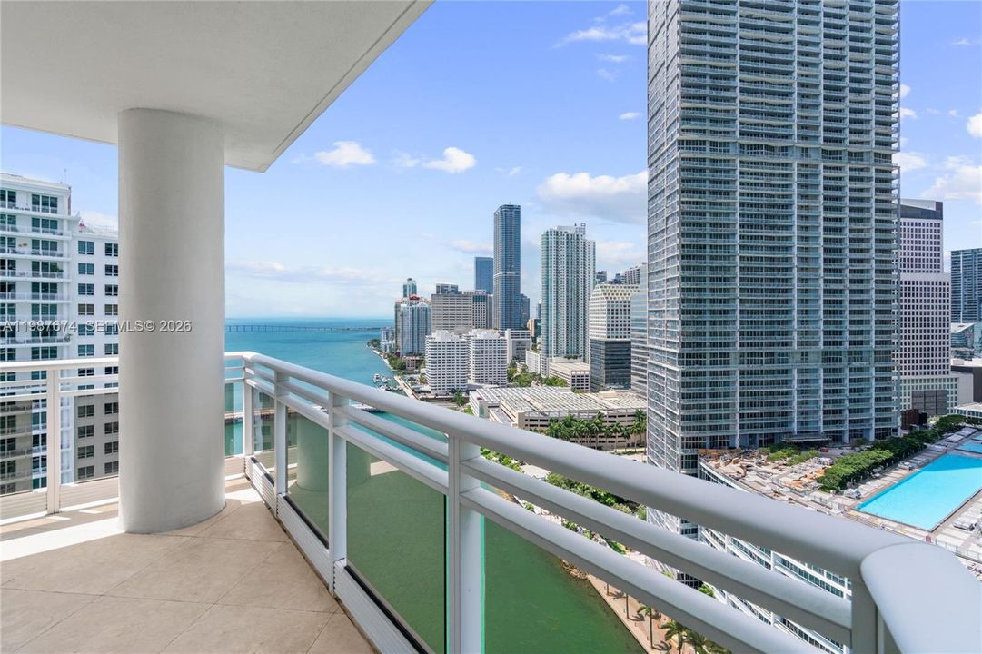For Sale: $2,695,000 (3 beds, 3 baths, 2591 Square Feet)
