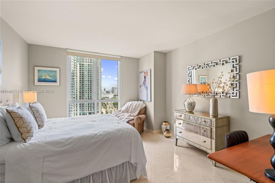 For Sale: $2,695,000 (3 beds, 3 baths, 2591 Square Feet)