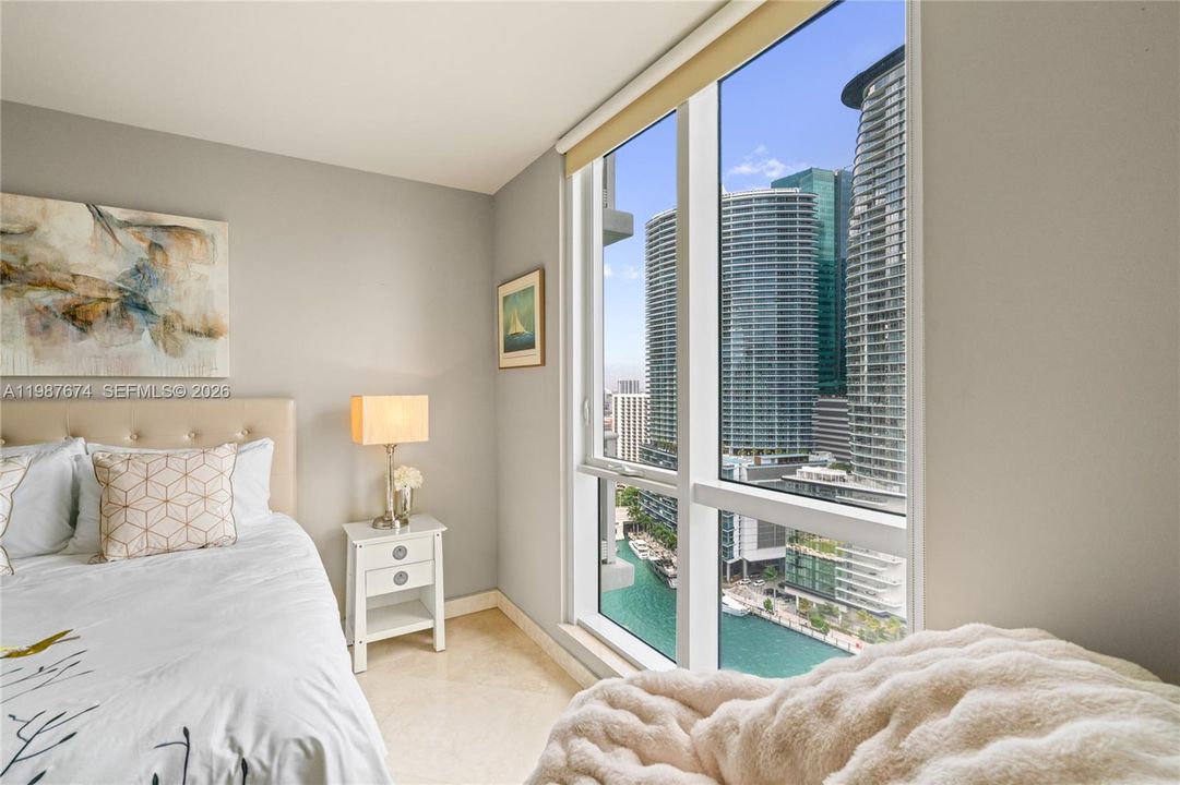 For Sale: $2,695,000 (3 beds, 3 baths, 2591 Square Feet)