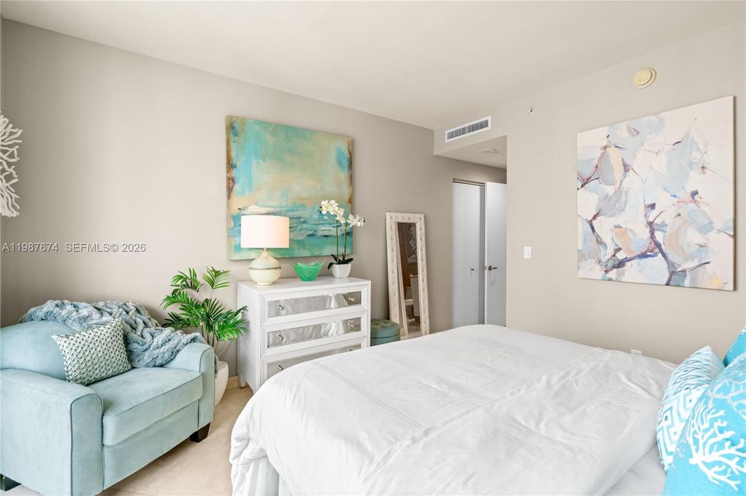 For Sale: $2,695,000 (3 beds, 3 baths, 2591 Square Feet)