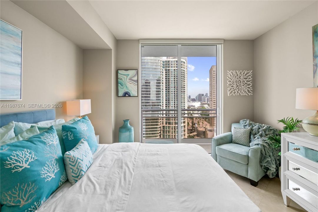 For Sale: $2,695,000 (3 beds, 3 baths, 2591 Square Feet)