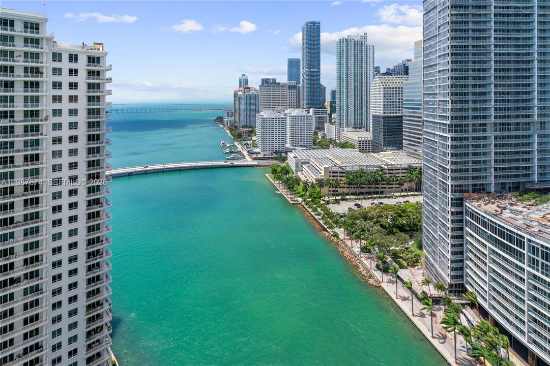 For Sale: $2,695,000 (3 beds, 3 baths, 2591 Square Feet)