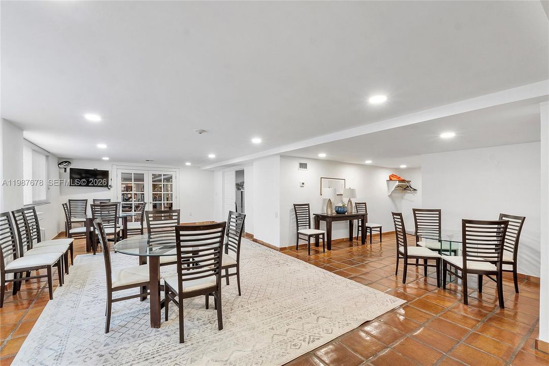 Recently Rented: $18,000 (2 beds, 2 baths, 1395 Square Feet)