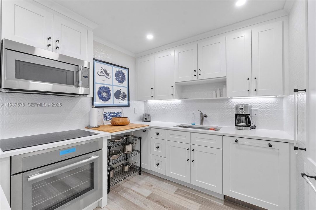 Recently Rented: $18,000 (2 beds, 2 baths, 1395 Square Feet)