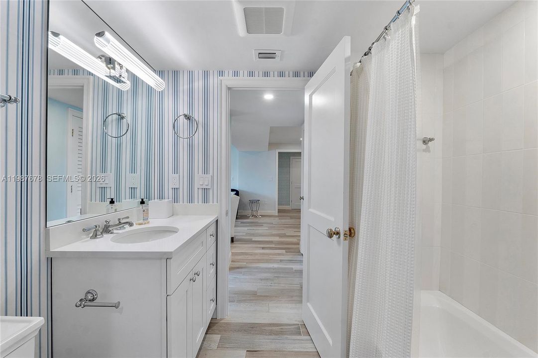 Recently Rented: $18,000 (2 beds, 2 baths, 1395 Square Feet)