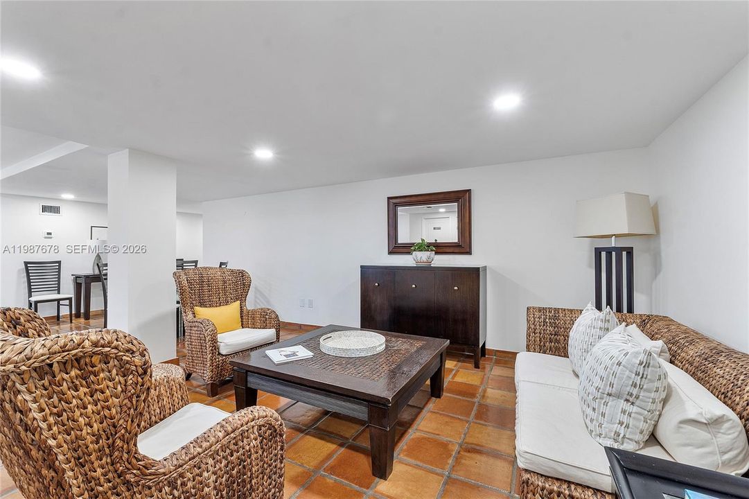 Recently Rented: $18,000 (2 beds, 2 baths, 1395 Square Feet)
