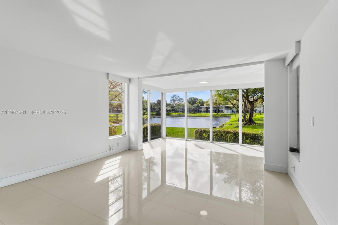 For Sale: $330,000 (3 beds, 3 baths, 1620 Square Feet)