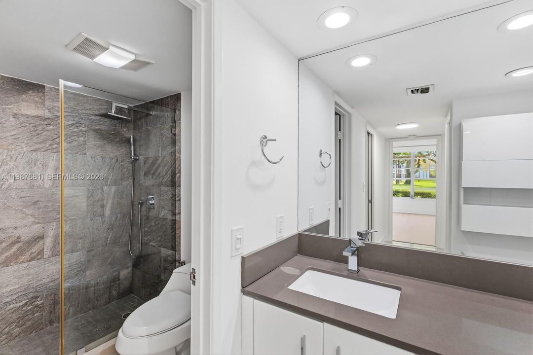 For Sale: $330,000 (3 beds, 3 baths, 1620 Square Feet)