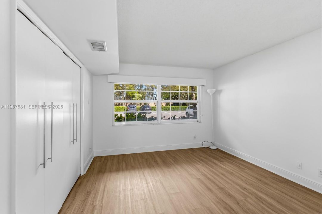 For Sale: $330,000 (3 beds, 3 baths, 1620 Square Feet)