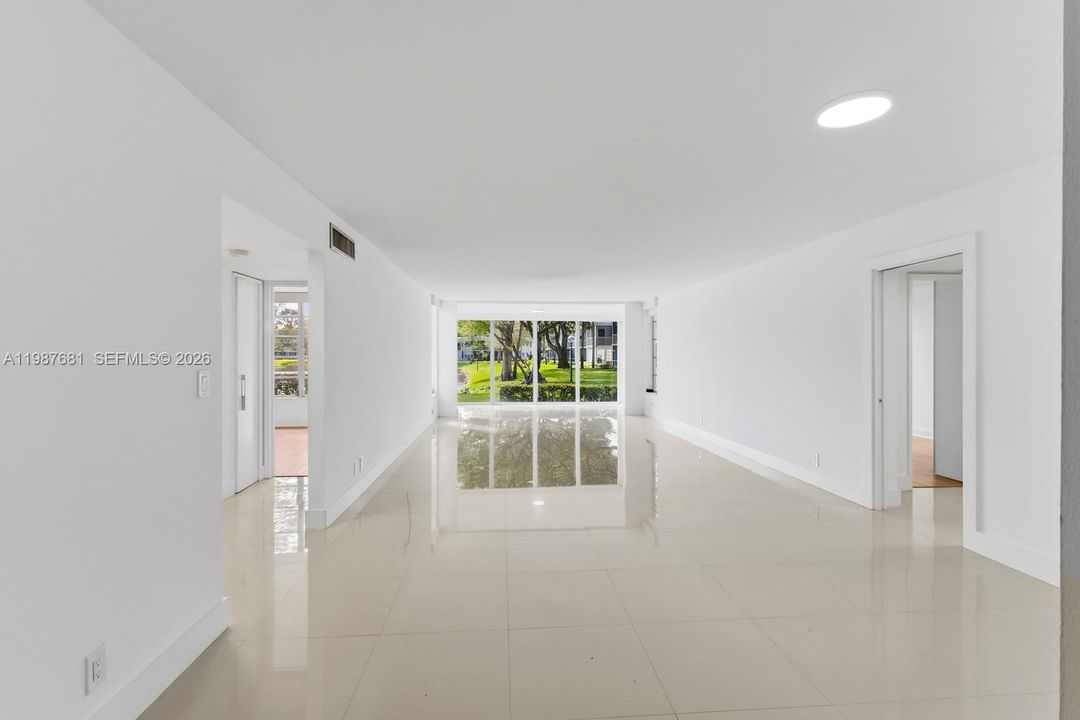 For Sale: $330,000 (3 beds, 3 baths, 1620 Square Feet)