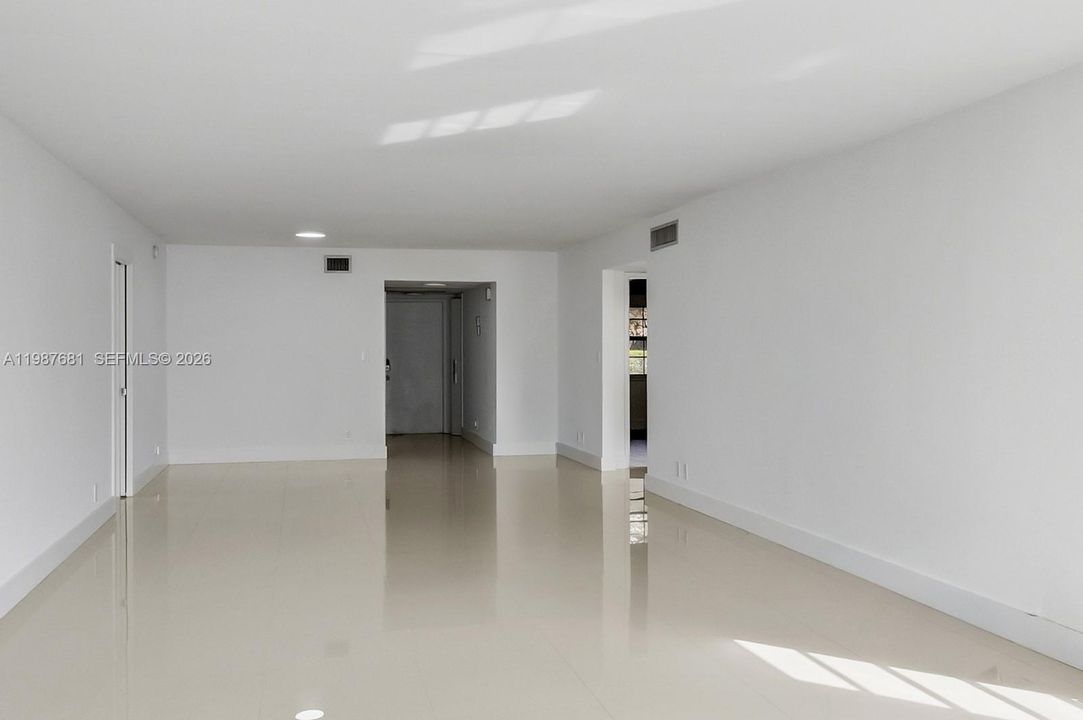 For Sale: $330,000 (3 beds, 3 baths, 1620 Square Feet)