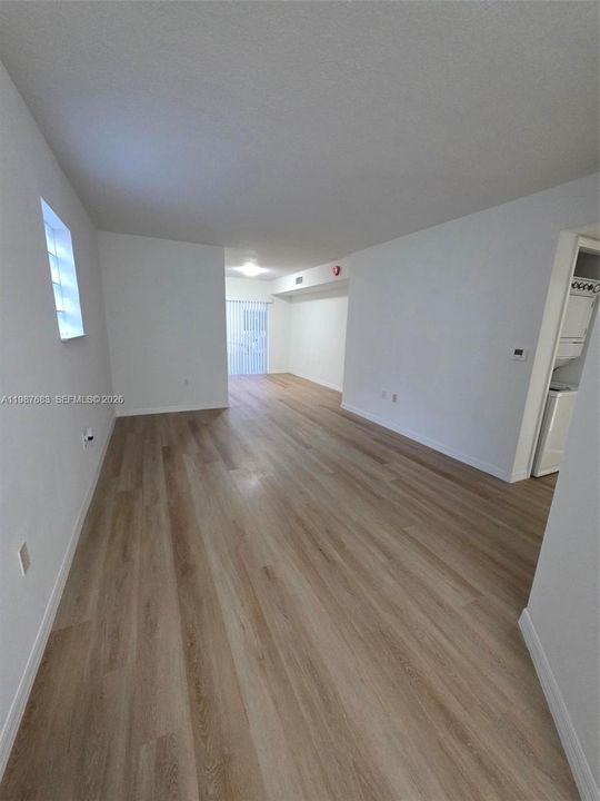 Active With Contract: $218,500 (3 beds, 2 baths, 1099 Square Feet)