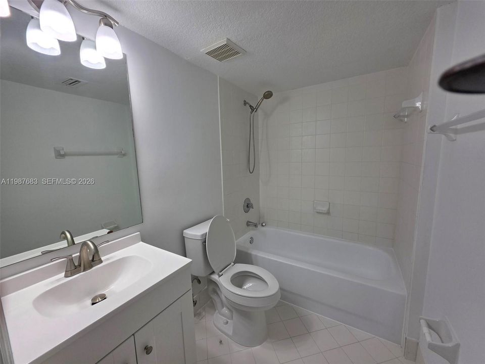 Active With Contract: $218,500 (3 beds, 2 baths, 1099 Square Feet)